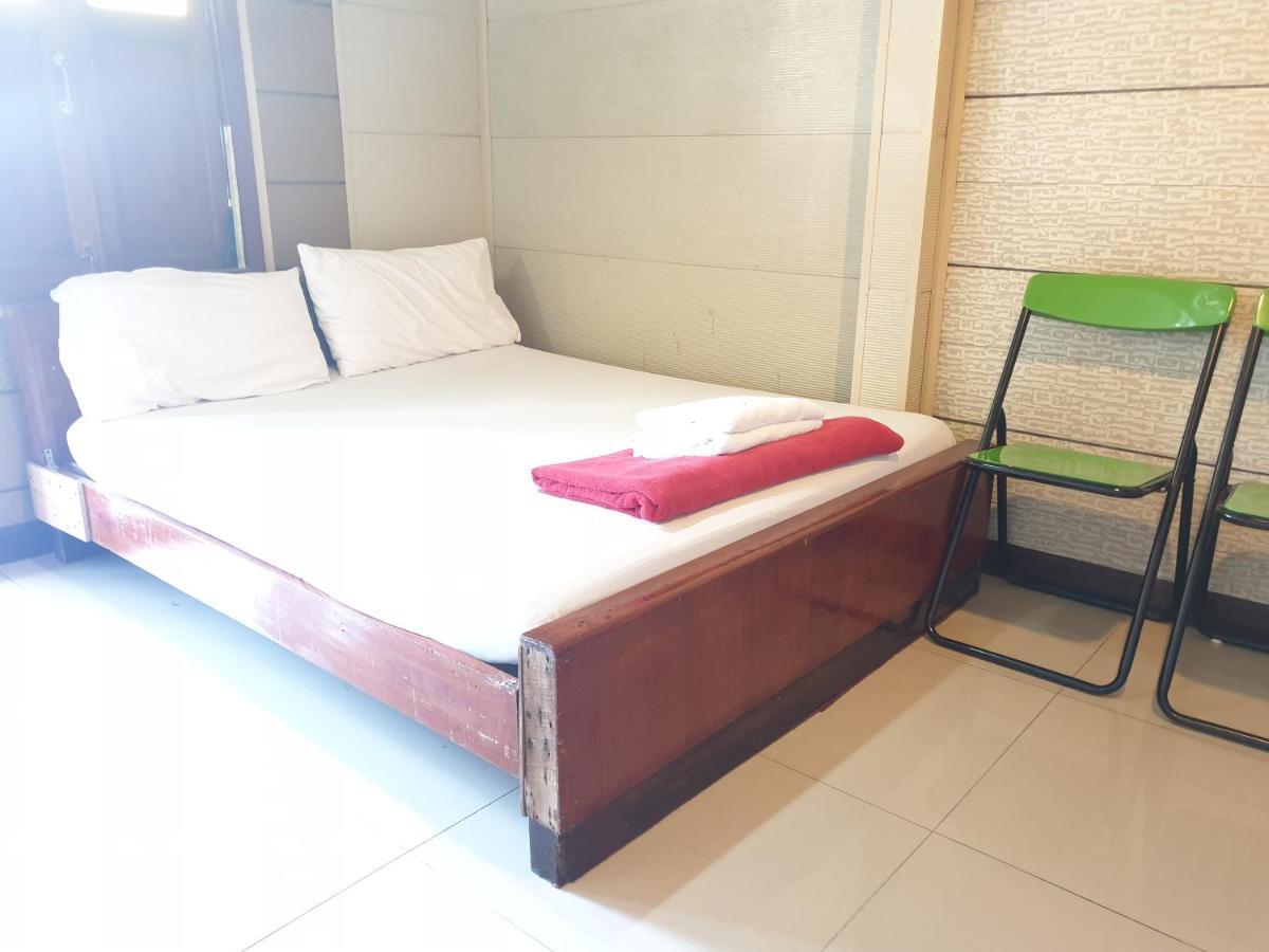 Samchai Hotel Si Racha Exterior foto