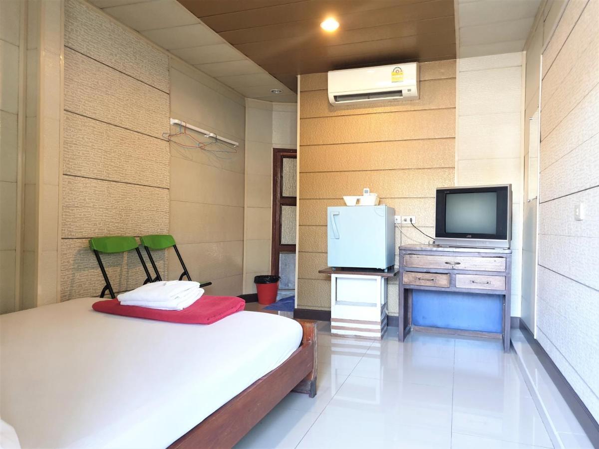 Samchai Hotel Si Racha Exterior foto